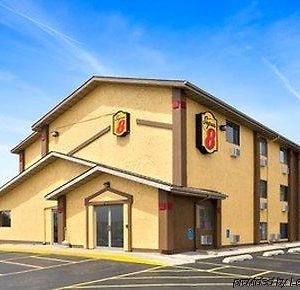 Super 8 By Wyndham Cedar Rapids